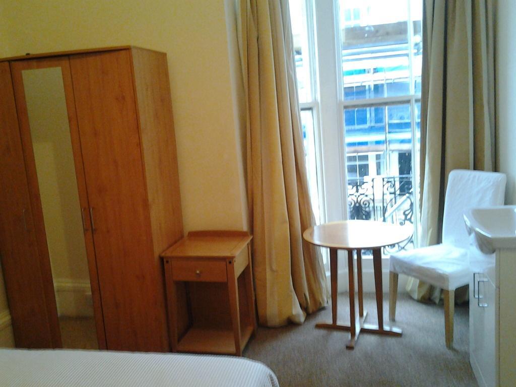 Sterling House Hotel Eastbourne Room photo