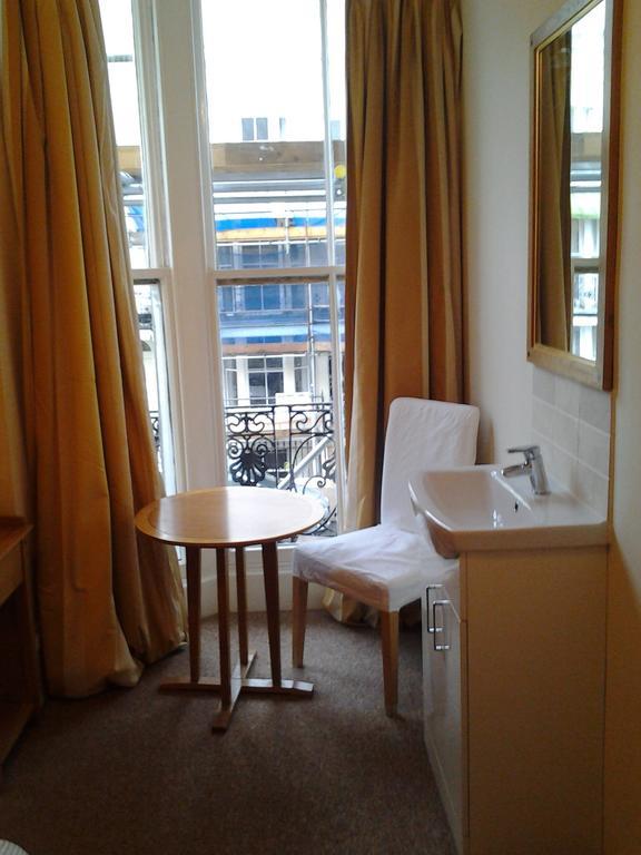 Sterling House Hotel Eastbourne Room photo